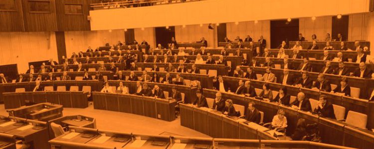 parlament-hnedne